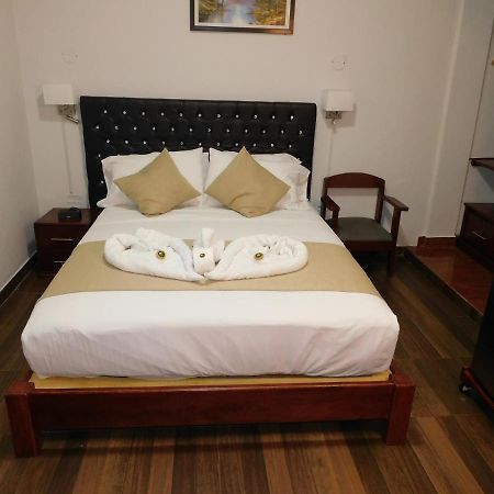 Hotel Tambopata Inn Puerto Maldonado Extérieur photo